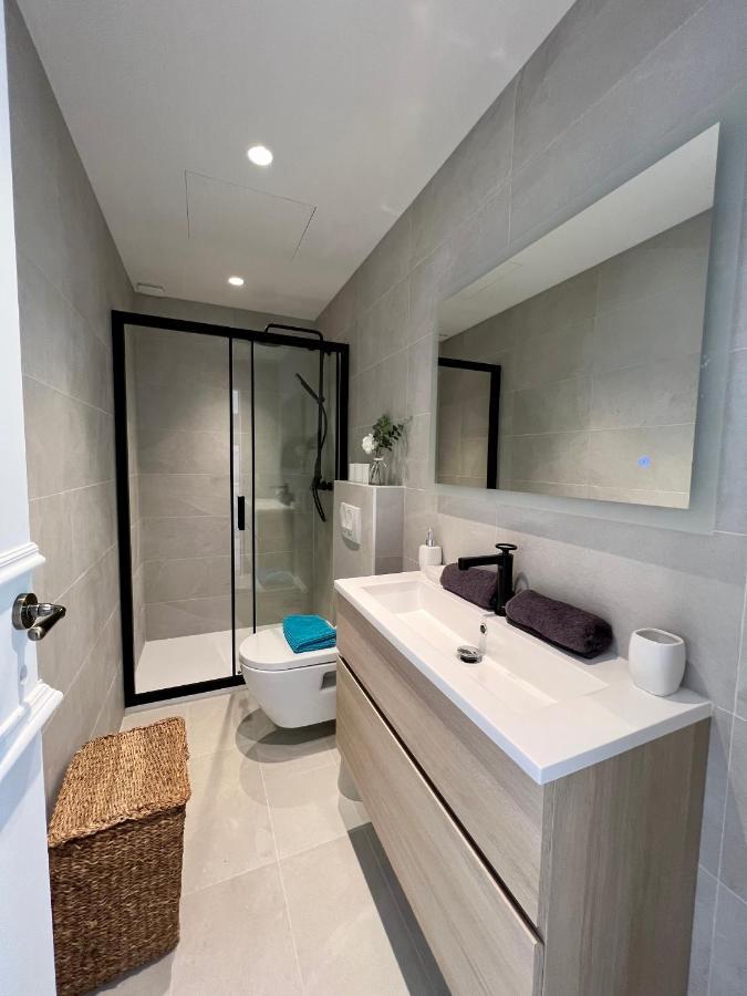 Amazing New Property In The Heart Of The Old Town Of Antibes Exterior photo